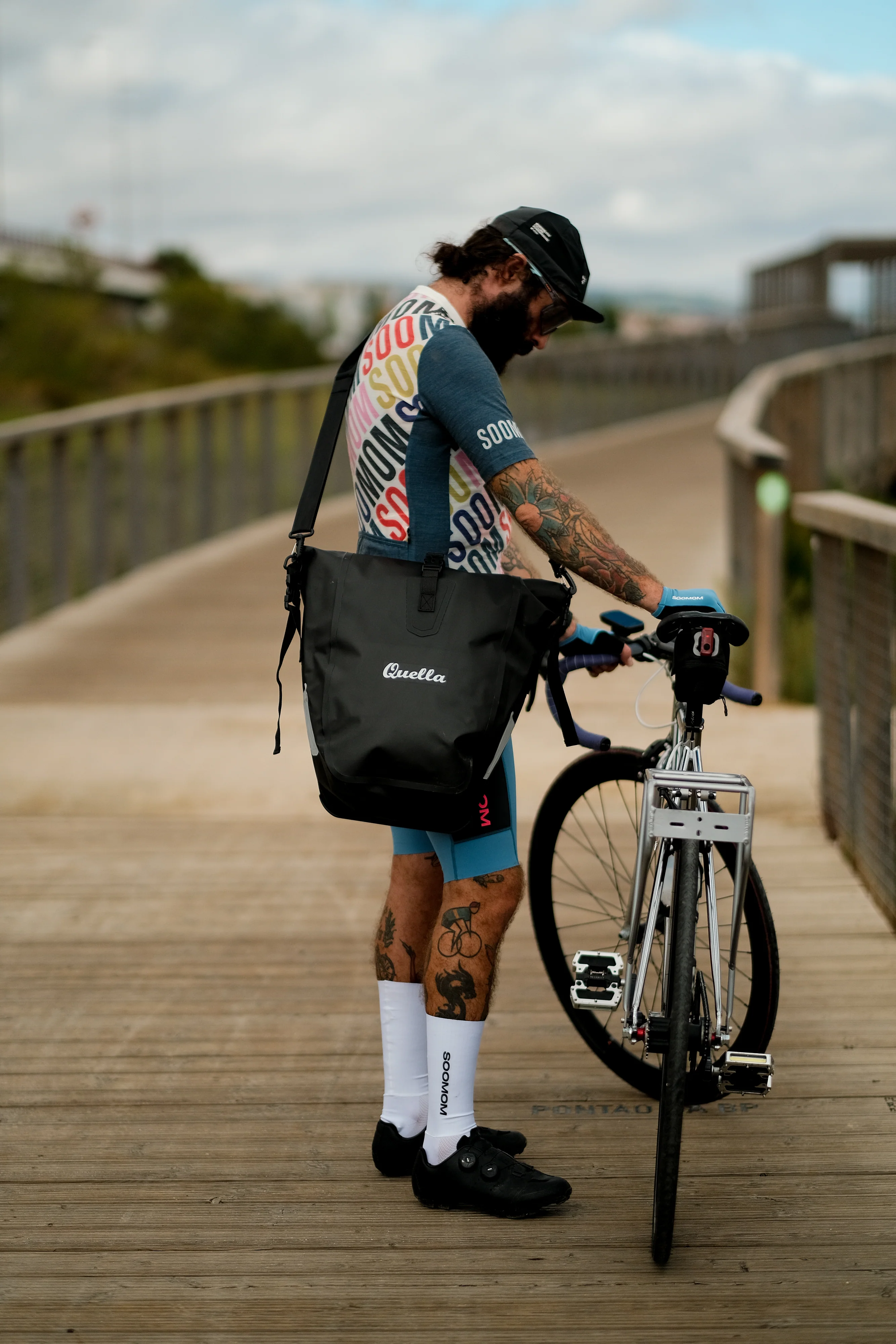 Quella Black Pannier Bag - Image 11