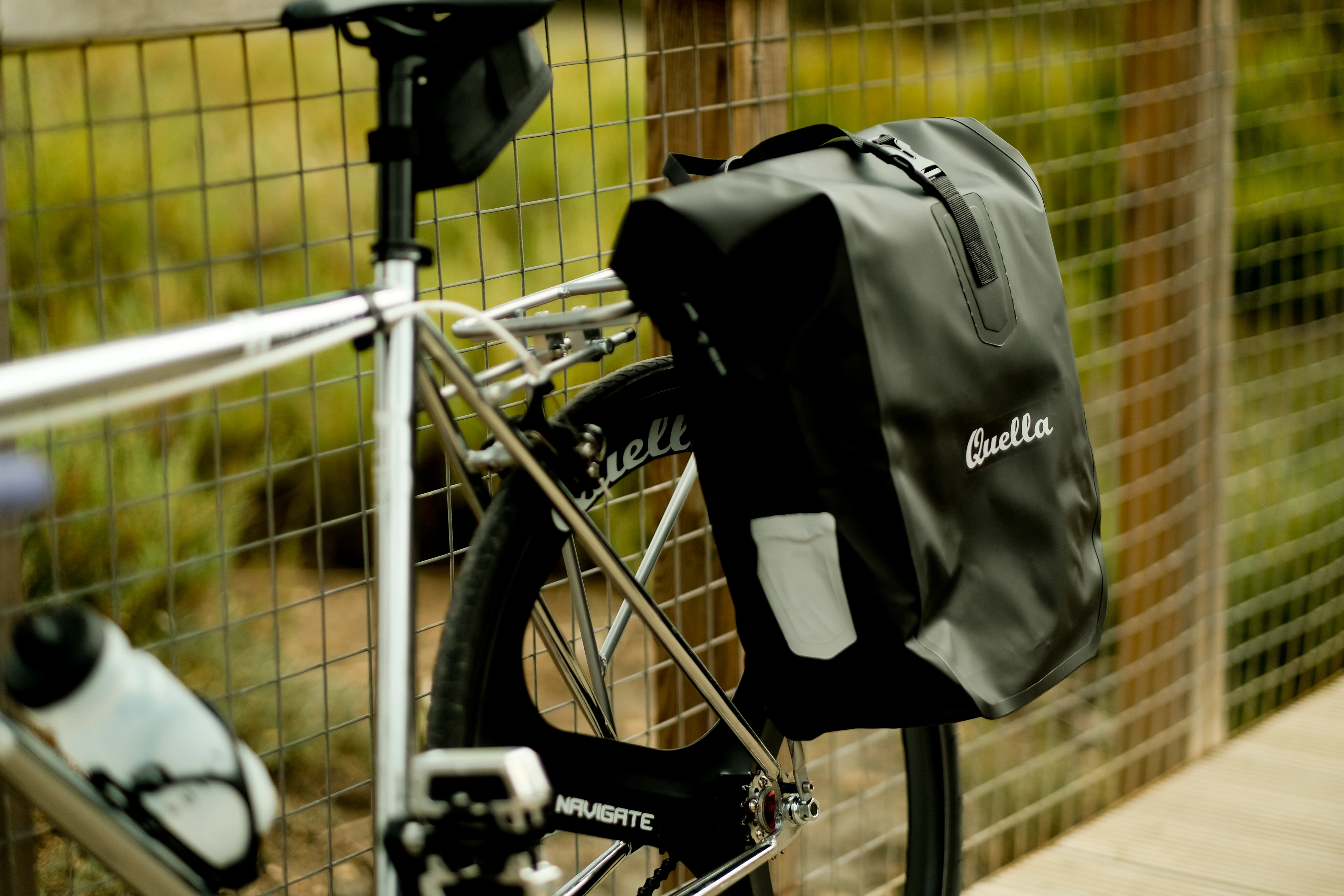 Quella Black Pannier Bag - Image 3