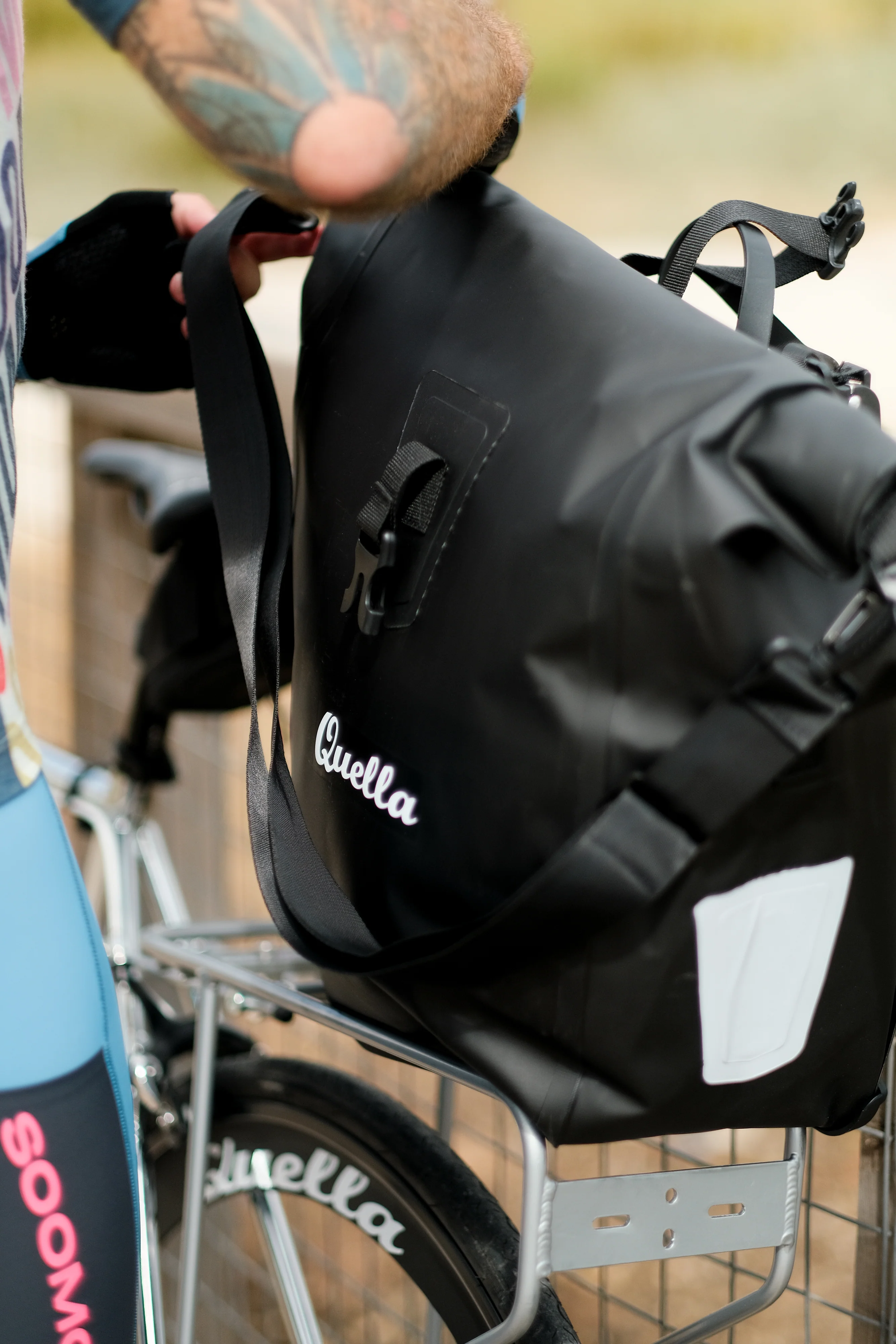 Quella Black Pannier Bag - Image 6
